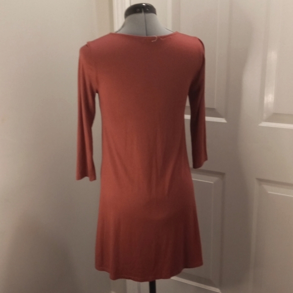 Socialite XS Lightweight Chris-Cross Front Knit midi Dress - Picture 4 of 5